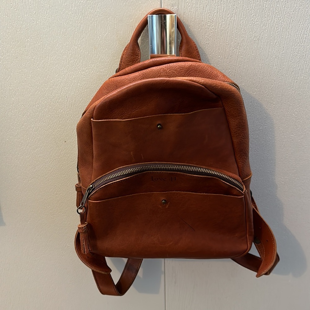 Love 41 city backpack